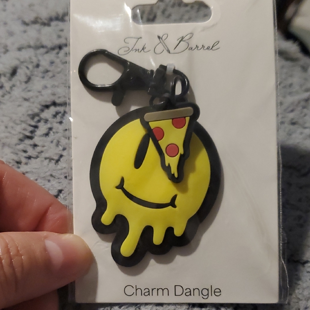 NWT.  Ink & Barrel Smiley Pizza Face Charm